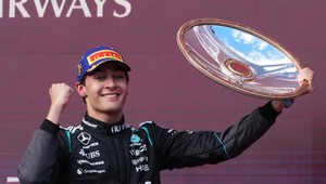 Do novej sezóny F1 najlepšie vstúpil Mercedes, víťazom RUSSELL