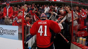 VIDEO. Shutout Haláka zastavil jastrabov, tri asistencie Slovákov