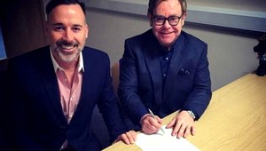 Elton John (67) sa oženil s Davidom Furnishom (52)