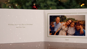 Vianočná pohľadnica rodiny Williama a Kate ako nikdy predtým! Silný odkaz po ťažkom roku!