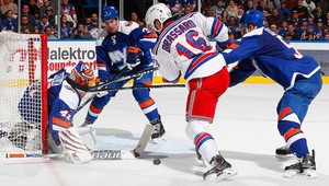 10 sekúnd od shutoutu. Halák priviedol Islanders k triumfu v derby