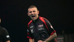 Premier League 2021: Po deviatom kole na čele Aspinall pred van den Berghom