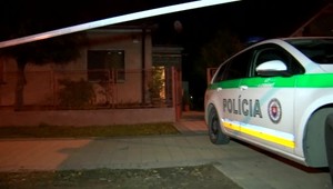 Po rodinnej hádke zomrel muž, našli ho s nožom v hrudi