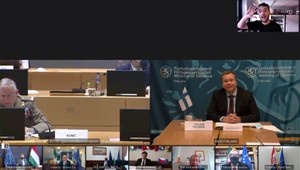 Holandskému novinárovi sa podarilo pripojiť k dôvernej videokonferencii ministrov obrany EÚ