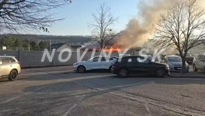 Požiar v areáli kúpaliska v Podhájskej: horel altánok so slamou