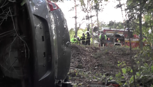 Pri Domaši vyletelo auto z cesty. Ťažké zranenia vodiča si vyžiadali zásah vrtuľníka