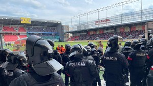Fanúšikovia na zápase Spartak – Slovan napadli hasičov, skončili v nemocnici