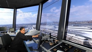 Nová hrozba pre lietadlá? Zaspávajúci dispečeri...