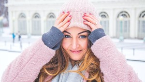 Zahreje a vylepší zimný outfit: Vaša tvár vám napovie, aký typ čiapky sa vám hodí najviac