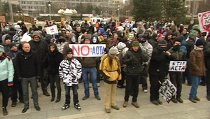 Pred Úradom vlády sa protestovalo aj proti ACTA!