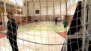 Futbalový turnaj skončil evakuáciou. V telocvični unikal plyn