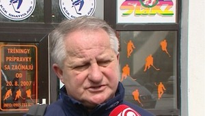 Tréner Šupler je na tréningu ako čert