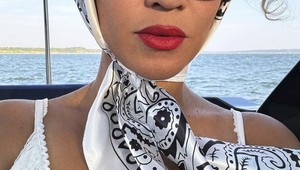 Zabudnite na klasiku: Beyoncé predviedla slnečné okuliare, ktoré z vás spravia hviezdu