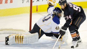Halák nezabránil prehre St. Louis v Edmontone