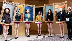 V japonskom Kawasaki sa v tradičnom sprievode objavili živé svetoznáme obrazy