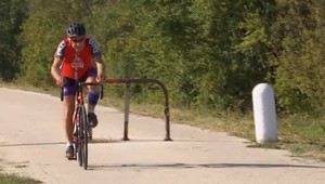 Výnimočný dôchodca z Komárna. Má 82 rokov a na bicykli vyhráva jedny preteky za druhými