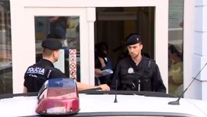 Sudca rozhodoval o väzbe pre Michaelu (22), ktorú obvinili z vraždy muža (39) v Hlohovci. Úmyselné napadnutie poprela