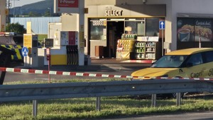Streľba na čerpacej stanici v Trenčíne: Páchateľ vystrelil na budovu a ušiel