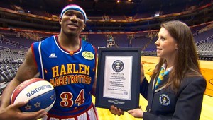 Kôš z 33 metrov! Law sa postaral o Guinnessov rekord