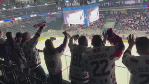 Slovenskí fanúšikovia ovládli Fribourg, hokejistom vytvorili domáce prostredie