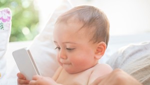 Tenisový lakeť, futbalové koleno a najnovšie mobilový palec. Majú ho už deti