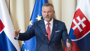 Referendum bez predčasných volieb: Hlasovanie bude 4. júla