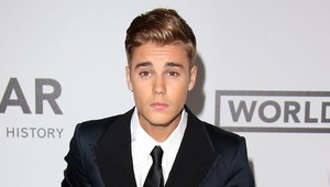 Hotové orgie! Rozvalený Justin Bieber si vyberal z desiatok roztúžených dievčat!