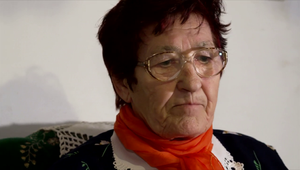 Cynismus pojišťovny vůči paní Ester: Neschválili jí drahou protézu, prý ji už nepotřebuje!