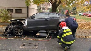 V Pezinku zhorelo auto priateľky zatknutého policajta