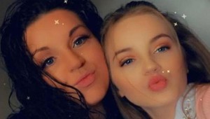 Jej 8-ročná dcéra strávi každé ráno 2 hodiny pred zrkadlom: Je TOTO normálne?