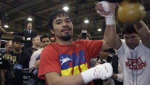 Boxerský šampión už aj spevákom