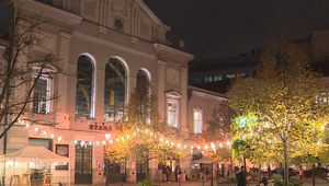 Mladík prenasleduje známe slovenské osobnosti. Čaká ich pred divadlami alebo nasleduje počas prechádzok