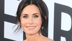 Jej dlhé čierne vlasy sú PREČ: Seriálová Monika radikálne zmenila účes a bob to nie je!