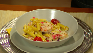 Penne na smotane so šampiňónmi a krabími tačinkami