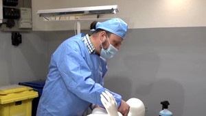 Balzamovanie ľudských tiel už aj na Slovensku: Nášmu prvému balzamovačovi prešlo cez ruky vyše 30-tisíc nebožtíkov