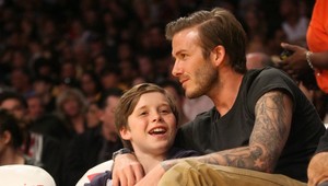 David Beckham je miliardár, jeho sestra živorí