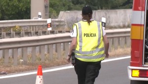 Osudná prechádzka: Ženu zrazili na rýchlostnej ceste