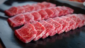 Viete odkiaľ sa dostalo mäso na váš tanier? Vedci prichádzajú s neviditeľným čiarovým kódom