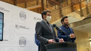 Čaká nás pol milióna nakazených týždenne, avšak opatrenia sa zrejme meniť nebudú