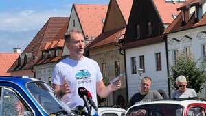 V Snine si ho poriadne podali: Igor Matovič dostal počas diskusie facku aj pľuvanec