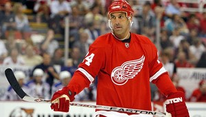 Chelios odmietol ponuku z NHL, užíva si hokej na farme