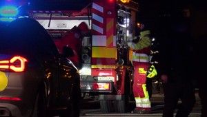 Tragická nehoda: Mladú ženu zrazil najskôr autobus, potom auto