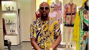 Najlepšie zarábajúcim športovcom desaťročia boxer Mayweather