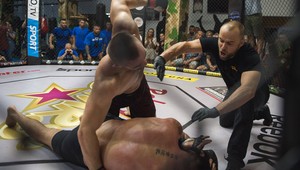 Radovan Úškrt zabezpečil pre Slovensko prvý bod: Súpera z klietky vyprevadil tvrdým knokautom