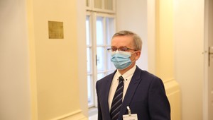 Zdravotný stav Jozefa Čentéša je podľa informácií TV JOJ aj naďalej vážny