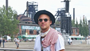 Vojta Dyk žiali, zomrel mu otec. Prezradil, prečo nemal priezvisko po ňom