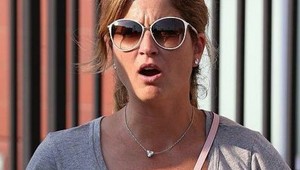 Manželka Rogera Federera išla do plaviek!