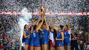 Na volejbalovom tróne opäť Srbky. V dramatickej koncovke zdolali Turkyne