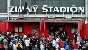 Nikdy nezabudneme, odkazujú Trenčania Demitrovi do neba