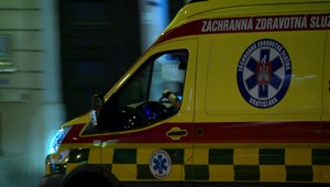 Vážna nehoda motorkára. V umelom spánku ho previezli do bratislavskej nemocnice